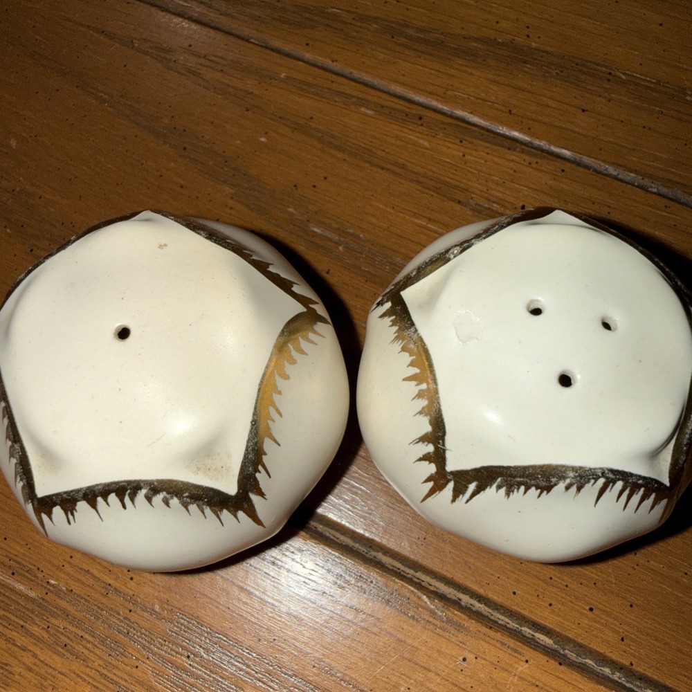 Round Salt And Pepper Shakers S&P Ivory with Gold